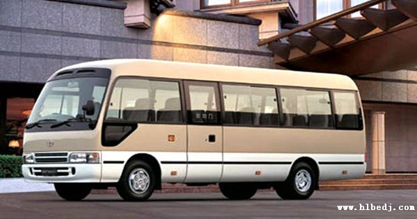 呼倫貝爾市海拉爾旅游包車_租車_金龍考斯特20座旅行車