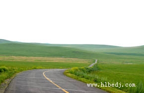 大草原上的公路
